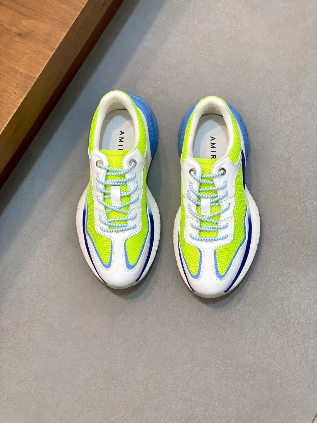 Men's shoes 💰740 AMIRI's new men's casual sports shoes, made of first-layer cowhide leather uppers and spliced ​​with original breathable mesh, rich in three-dimensionality, contrasting color design, simple style, fashionable and sporty, breathable mesh lining, original ultra-light outsole, a must-have item for daily leisure! Size: 38-45 (38, 45 customized)